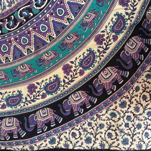 Large Mandalla Wall Tapestry - Picture 2 of 6